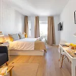 New Suite Reformada Con Excelente Ubicacion